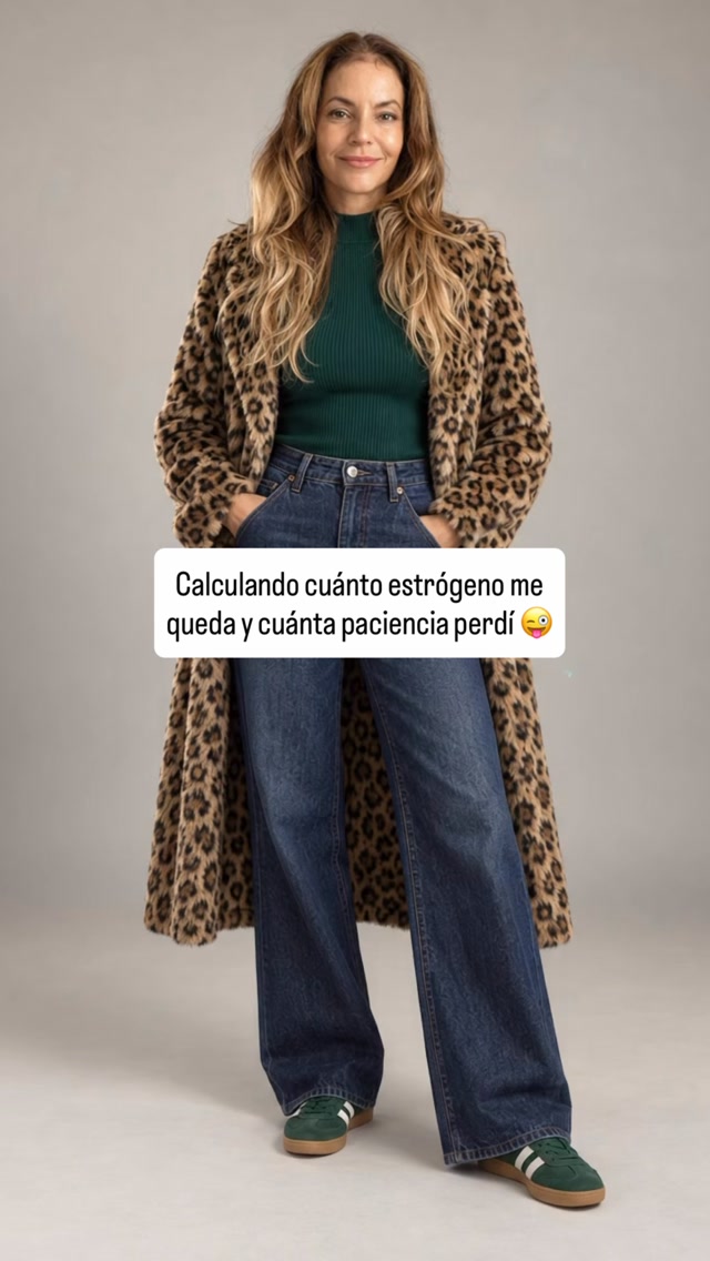 🧮 La fórmula matemática de las hormonas no la sabe ni la NASA, Pericomadre. 😂

Porque si sumas el insomnio, le restas el estrógeno, multiplicas los sofocos y divides la paciencia… ¡EL RESULTADO ES QUE NO ME AGUANTO NI YO! 🤣🔥

Y lo peor es que mañana cambian los números y hay que empezar la bendita ecuación otra vez. ¡Esto no lo resuelve ni una calculadora científica! 😂

Por eso existe SIN PAUSA, nuestro club privado de Pericomadres, donde no tenemos todas las respuestas, pero sí las conversaciones que necesitamos, experiencias que compartir y mucho humor para sobrevivir a este circo hormonal. 💜

Porque la perimenopausia y la menopausia serán un misterio matemático, pero una cosa tenemos clarísima: ¡ESTO ES MEJOR ENTRE COMADRES!

💜 Suscríbete y únete a nosotras en www.sinpausa.club

#SinPausaClub #Pericomadres #Perimenopausia #Menopausia #HumorHormonal HormonasFemeninas MujeresDe40 MujeresDe50 SaludHormonal MenopausiaConHumor