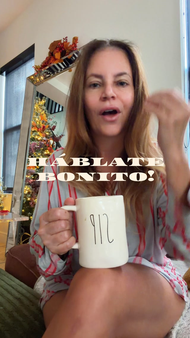 💌 ¡RECUERDA! Comenta la palabra KIT y te mando el acceso directo a nuestro Club de Pericomadres. 💕

💖 ¡Háblate bonito, pericomadre!

Mírate con amor, trátate con paciencia y recuerda que estás haciendo lo mejor que puedes con todo lo que tu cuerpo y tu mente están viviendo. 🌷

A veces somos tan duras con nosotras mismas que se nos olvida algo muy importante: también merecemos nuestro propio cariño. ❤️

Y si estás atravesando la perimenopausia o la menopausia, quiero recordarte que NO ESTÁS SOLA.

Por eso estamos creando esta comunidad de pericomadres, un espacio para reírnos, compartir, aprender, desahogarnos y acompañarnos sin juicios. Porque hay cosas que solo otra pericomadre puede entender. 😂🔥

💌 ¡Te espero en nuestro Club SIN PAUSA!

Y si hoy necesitabas escuchar algo, que sea esto:

✨ No tienes que poder con todo.
✨ No tienes que sentirte bien todos los días.
✨ No tienes que dejar de ser tú para atravesar esta etapa.

Y recuerda, pericomadre: ¡NO ESTÁS LOCA, SON LAS HORMONAS! ❤️

Ojalá este mensaje te llegue al corazón. Porque en esta etapa de la vida necesitamos menos exigencias, más risas, más amigas y muchísimo amor propio.

💬 Cuéntame: ¿cuándo fue la última vez que te dijiste algo bonito?

👇 Comenta KIT y únete a nuestras pericomadres. ¡Aquí nos acompañamos SIN PAUSA!

#Perimenopausia #Menopausia #AmorPropio #SinPausaClub